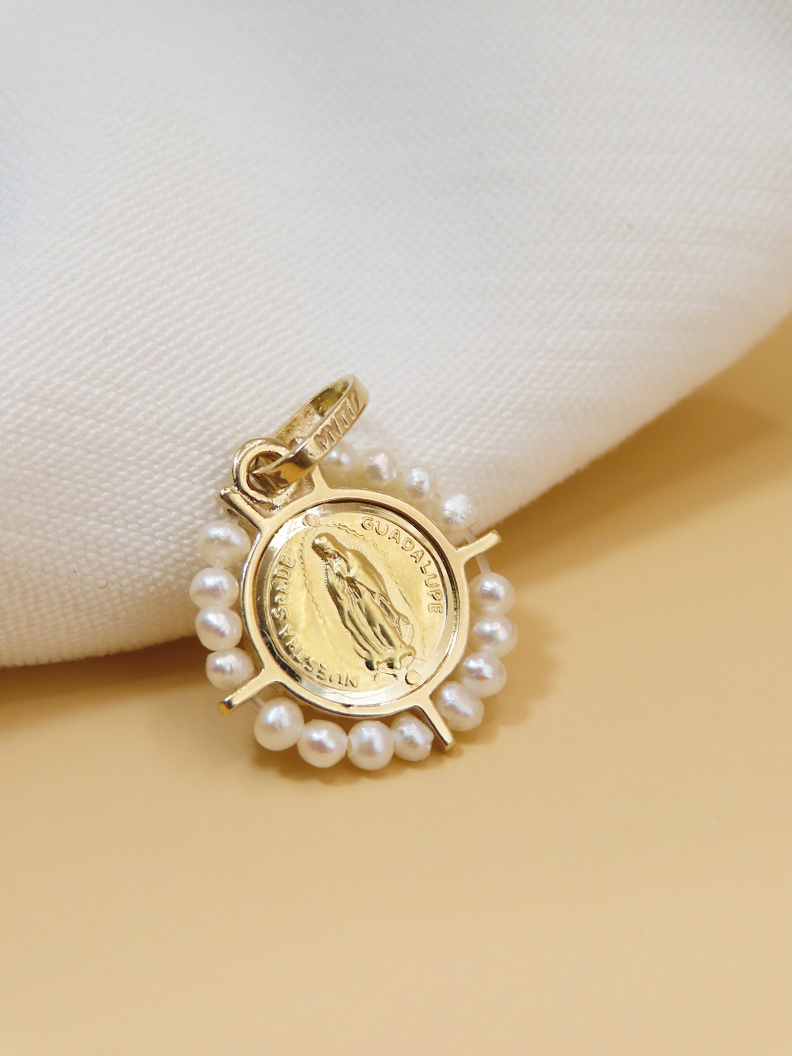 Virgen de Guadalupe con perlas