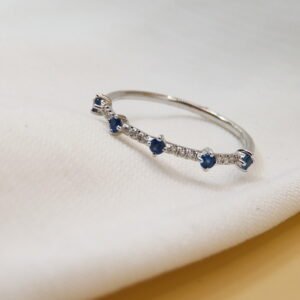 Anillo constelación con zafiro & diamantes