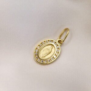 Medalla virgen ovalada con circonia
